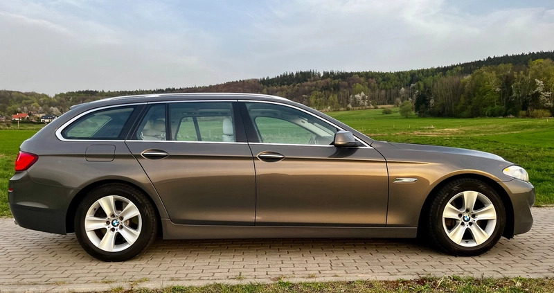 BMW Seria 5 cena 72000 przebieg: 278000, rok produkcji 2013 z Pionki małe 781